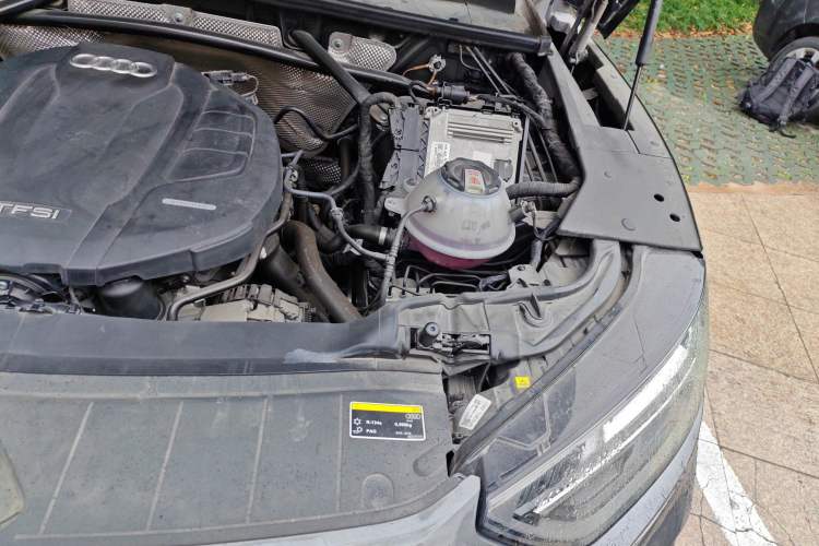 Used Audi Q5L Sportback 2021 40 TFSI Enjoy Life Edition Engine Bay Left