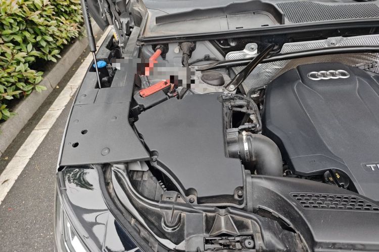 Used Audi Q5L Sportback 2021 40 TFSI Fashion Model Engine Bay Right