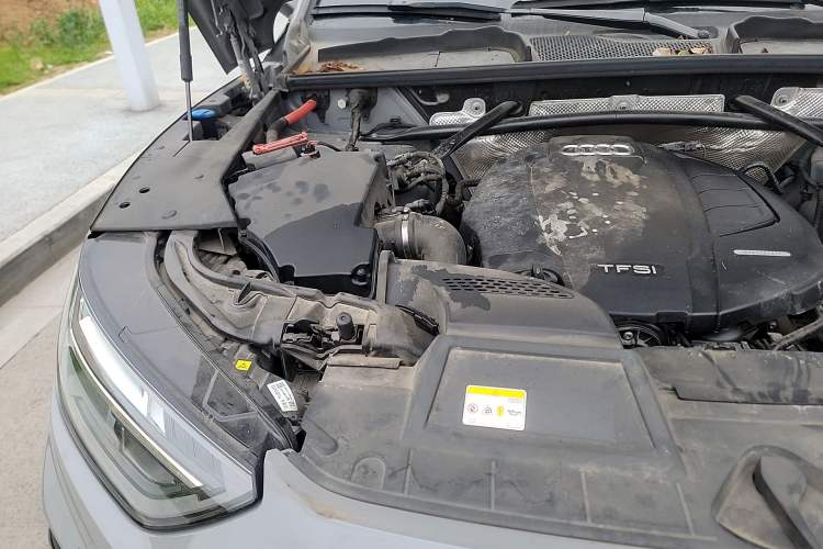 Used Audi Q5L Sportback 2021 40 TFSI Fashion Model Engine Bay Right