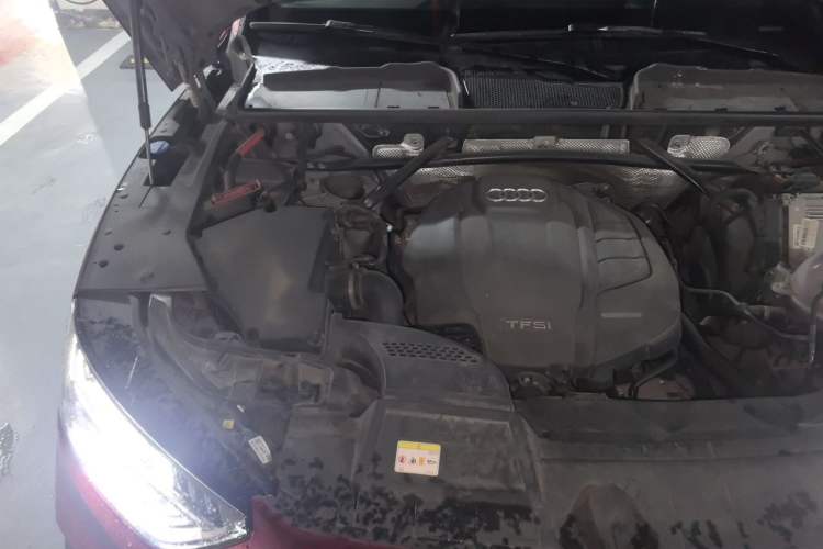 Used Audi Q5L Sportback 2021 40 TFSI Fashion Model Engine Bay Right