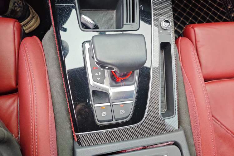 Used Audi Q5L Sportback 2021 40 TFSI Enjoy Life Edition Gear Lever