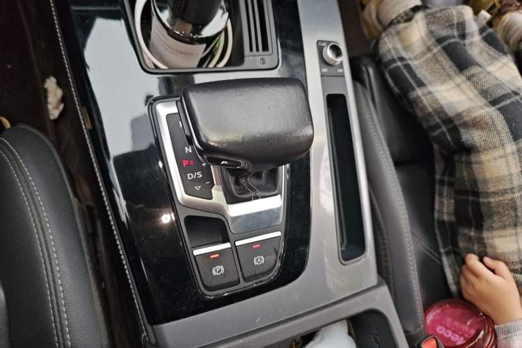 Used Audi Q5L Sportback 2021 40 TFSI Fashion Model Gear Lever