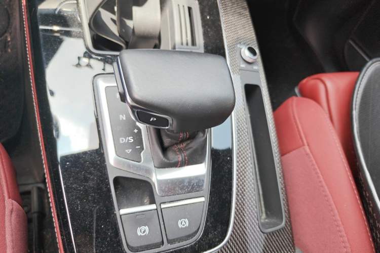 Used Audi Q5L Sportback 2021 40 TFSI Enjoy Life Edition Gear Lever