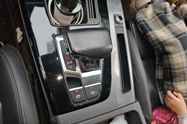 Used Audi Q5L Sportback 2021 40 TFSI Fashion Model Gear Lever