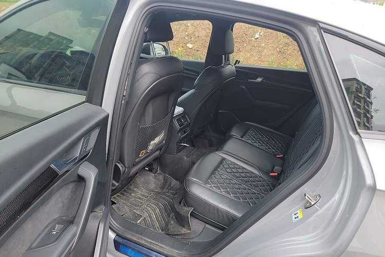Used Audi Q5L Sportback 2021 40 TFSI Fashion Model Left Rear Seat