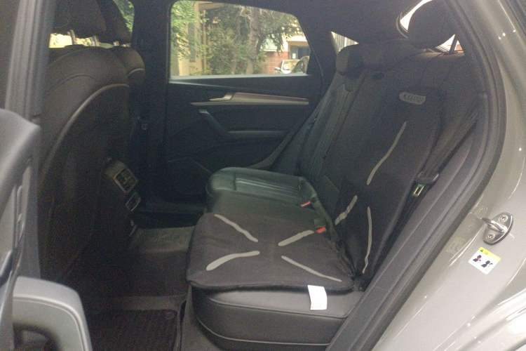 Used Audi Q5L Sportback 2021 40 TFSI Fashion Model Left Rear Seat
