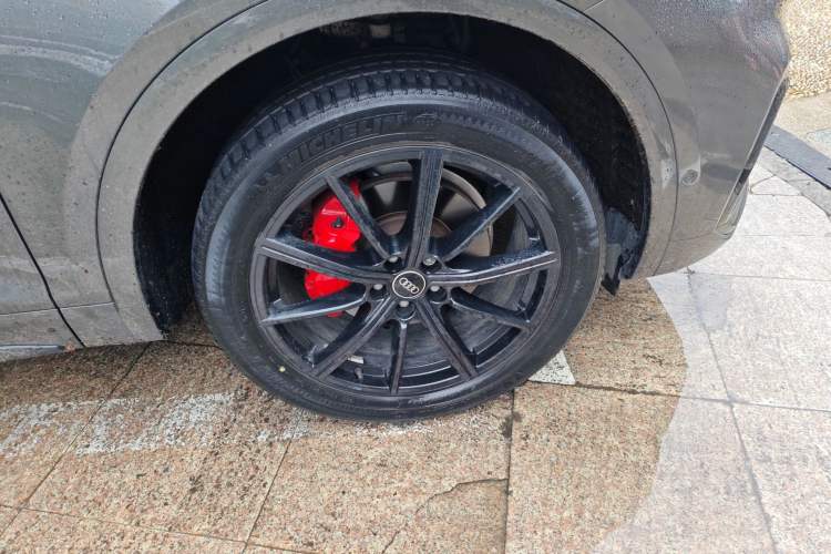 Used Audi Q5L Sportback 2021 40 TFSI Enjoy Life Edition Right Front Wheel Hub