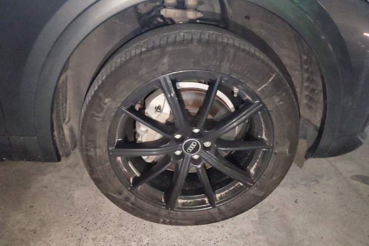 Used Audi Q5L Sportback 2021 40 TFSI Enjoy Life Edition Right Front Wheel Hub