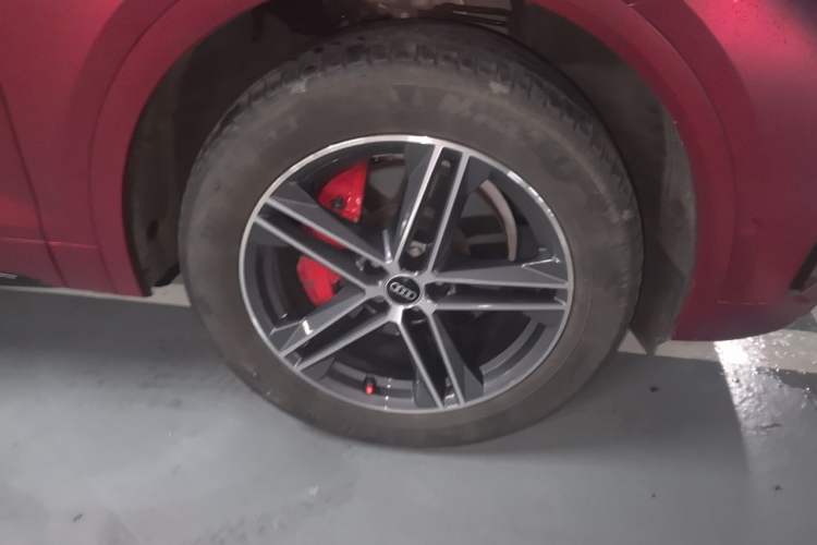 Used Audi Q5L Sportback 2021 40 TFSI Fashion Model Right Front Wheel Hub