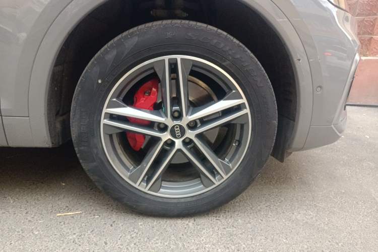 Used Audi Q5L Sportback 2021 40 TFSI Fashion Model Right Front Wheel Hub
