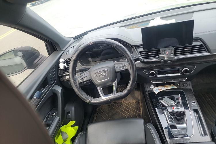Used Audi Q5L Sportback 2021 40 TFSI Fashion Model Steering Wheel