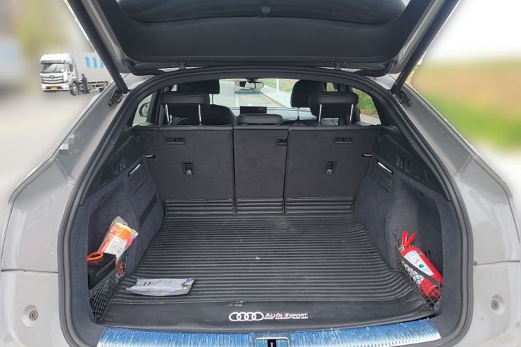 Used Audi Q5L Sportback 2021 40 TFSI Fashion Model Trunk