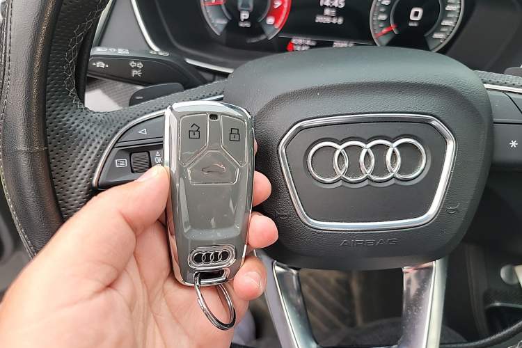 Used Audi Q5L Sportback 2021 40 TFSI Fashion Model Vehicle Key