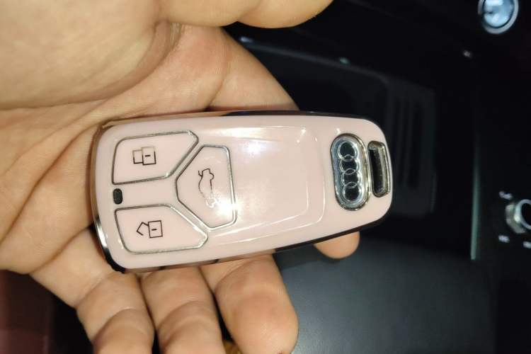 Used Audi Q5L Sportback 2021 40 TFSI Enjoy Life Edition Vehicle Key
