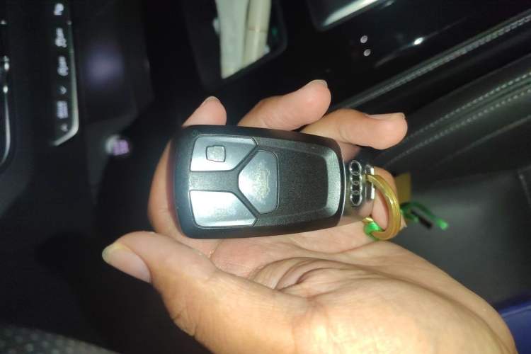 Used Audi Q5L Sportback 2021 45 TFSI Luxury Edition Vehicle Key