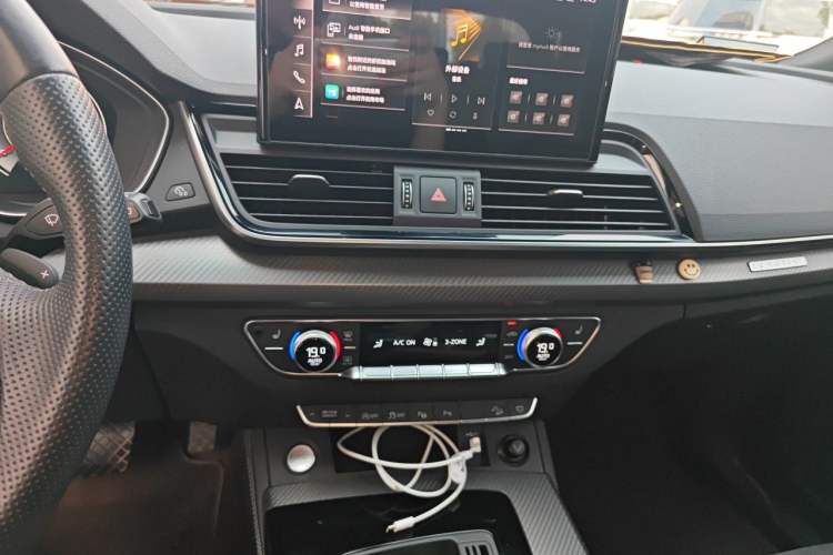 Used Audi Q5L Sportback 2021 40 TFSI Luxury Edition Audio And AC Panel