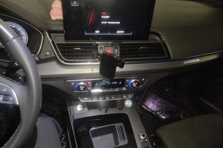 Used Audi Q5L Sportback 2021 45 TFSI Luxury Edition Audio And AC Panel