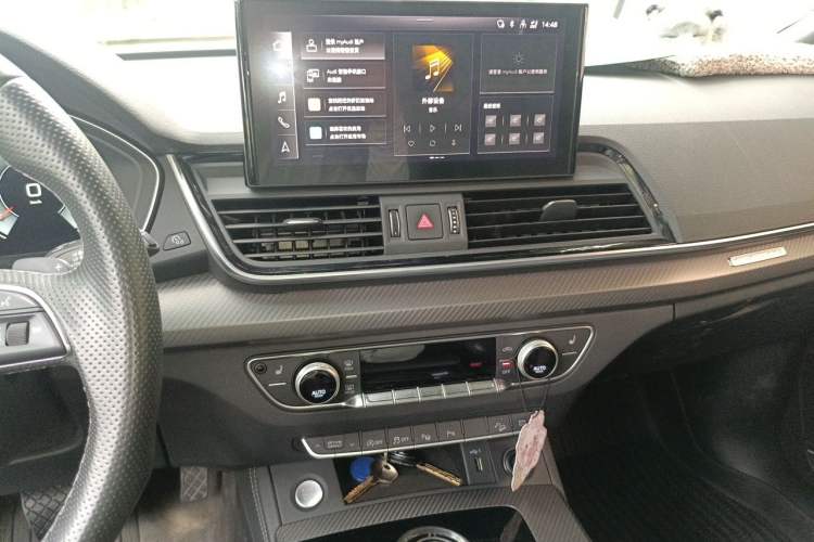 Used Audi Q5L Sportback 2021 45 TFSI Luxury Edition Audio And AC Panel