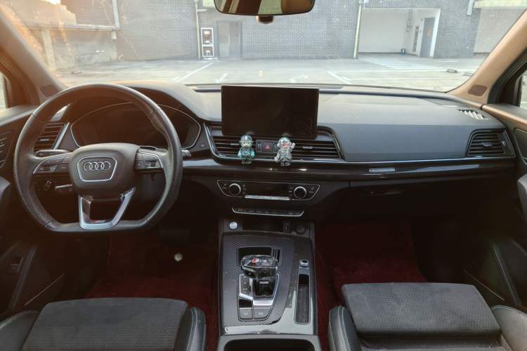 Used Audi Q5L Sportback 2021 45 TFSI Luxury Edition Audio And AC Panel