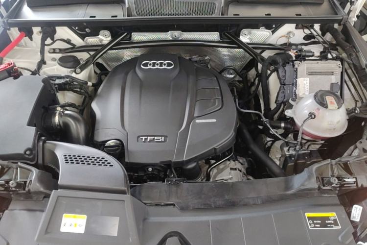 Used Audi Q5L Sportback 2021 40 TFSI Luxury Edition Engine Bay