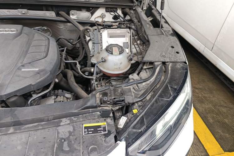 Used Audi Q5L Sportback 2021 40 TFSI Fashion Model Engine Bay Left