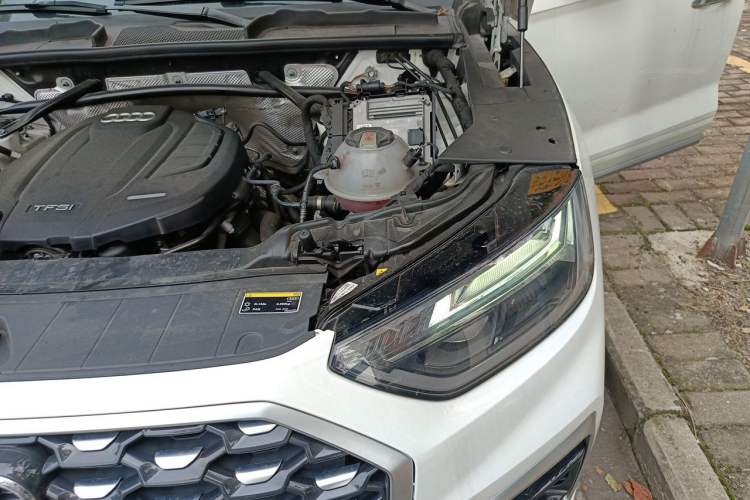 Used Audi Q5L Sportback 2021 40 TFSI Fashion Model Engine Bay Left