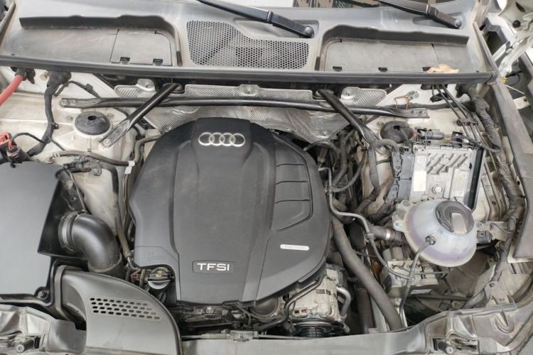 Used Audi Q5L Sportback 2021 45 TFSI Luxury Edition Engine Bay