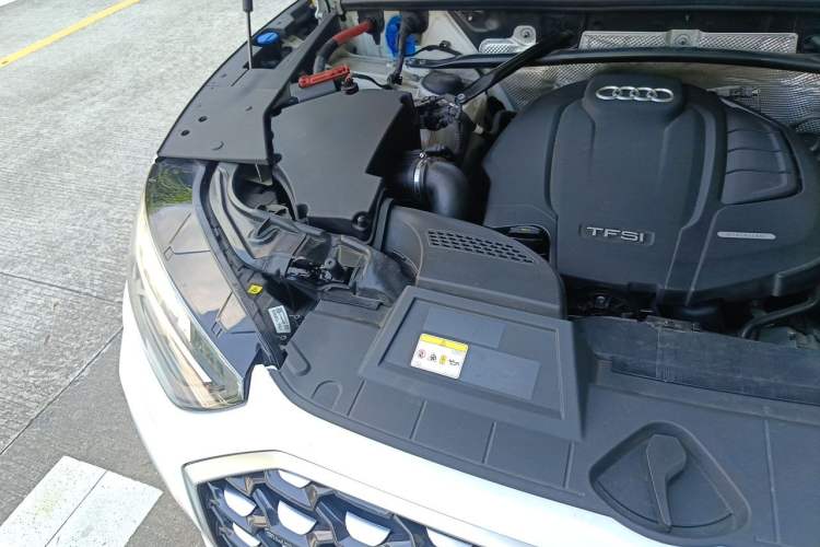 Used Audi Q5L Sportback 2021 40 TFSI Fashion Model Engine Bay Right