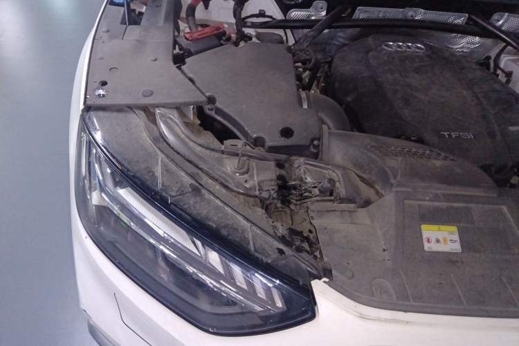 Used Audi Q5L Sportback 2021 45 TFSI Luxury Edition Engine Bay Right