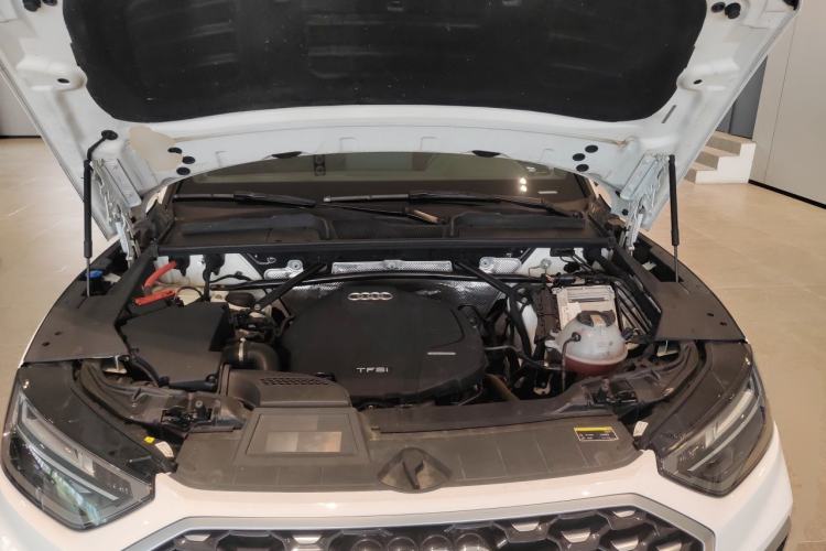 Used Audi Q5L Sportback 2021 40 TFSI Luxury Edition Engine Bay