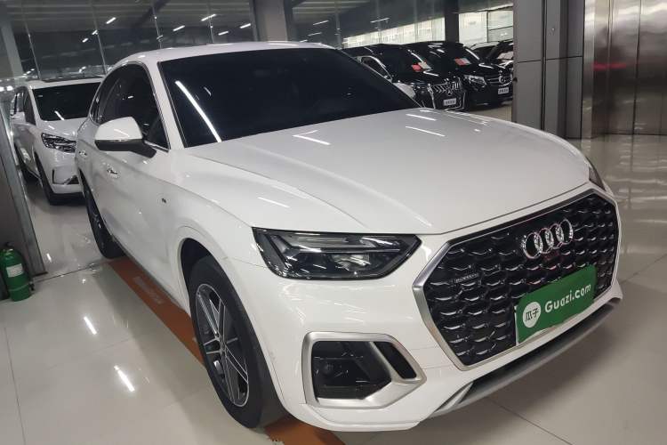 Used Audi Q5L Sportback 2021 40 TFSI Fashion Model Front Right 45 Deg