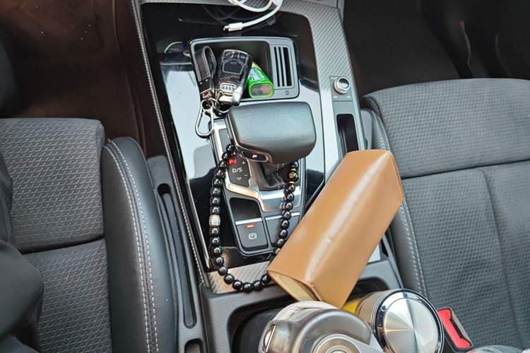 Used Audi Q5L Sportback 2021 40 TFSI Luxury Edition Gear Lever