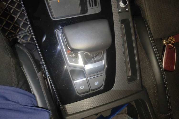 Used Audi Q5L Sportback 2021 45 TFSI Luxury Edition Gear Lever