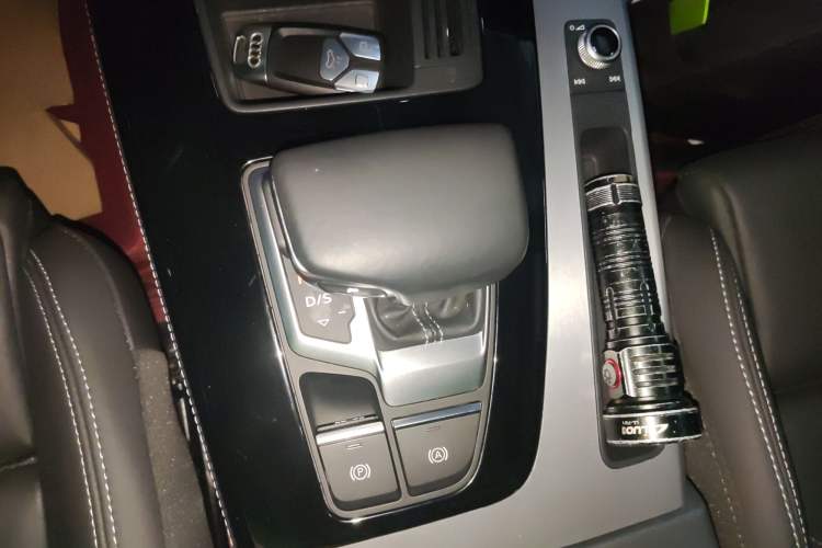 Used Audi Q5L Sportback 2021 40 TFSI Fashion Model Gear Lever