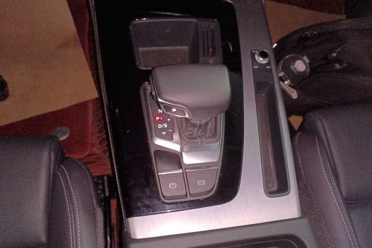 Used Audi Q5L Sportback 2021 40 TFSI Fashion Model Gear Lever