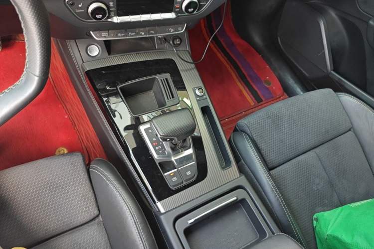 Used Audi Q5L Sportback 2021 40 TFSI Luxury Edition Gear Lever
