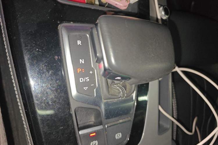 Used Audi Q5L Sportback 2021 40 TFSI Fashion Model Gear Lever