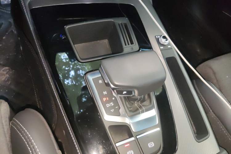 Used Audi Q5L Sportback 2021 45 TFSI Luxury Edition Gear Lever