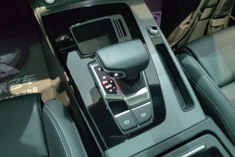 Used Audi Q5L Sportback 2021 40 TFSI Fashion Model Gear Lever