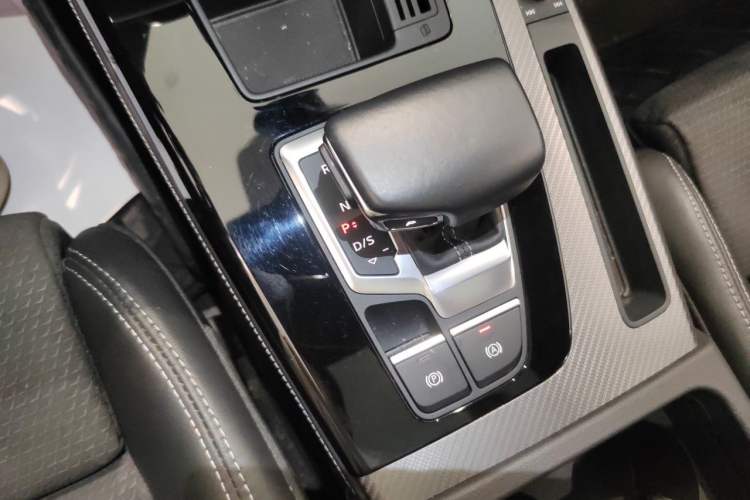 Used Audi Q5L Sportback 2021 40 TFSI Luxury Edition Gear Lever