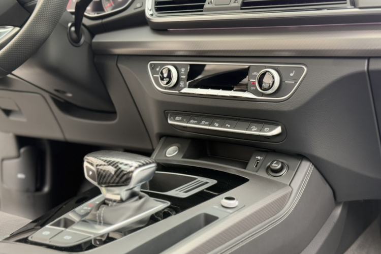 Used Audi Q5L Sportback 2021 40 TFSI Luxury Edition Interior 12