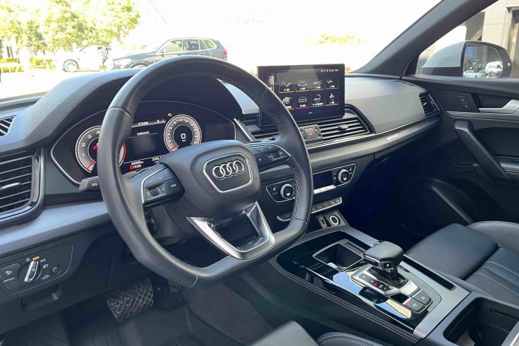 Used Audi Q5L Sportback 2021 40 TFSI Fashion Model Interior 4