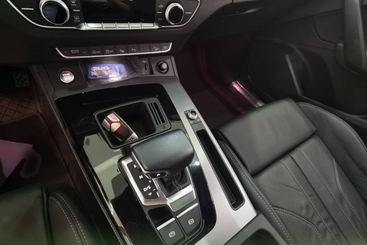 Used Audi Q5L Sportback 2021 40 TFSI Fashion Model Interior 4