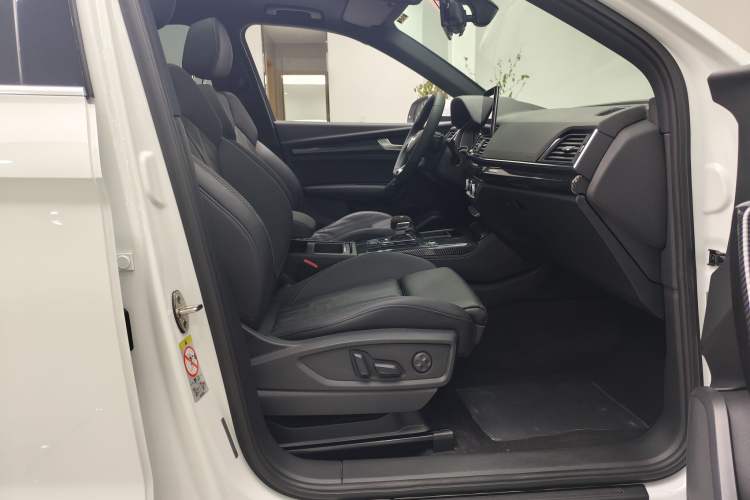Used Audi Q5L Sportback 2021 40 TFSI Fashion Model Interior 8