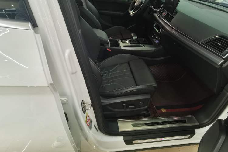Used Audi Q5L Sportback 2021 40 TFSI Fashion Model Interior 8