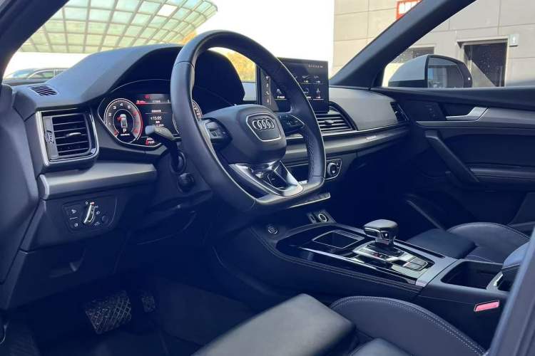 Used Audi Q5L Sportback 2021 40 TFSI Fashion Model Interior 9
