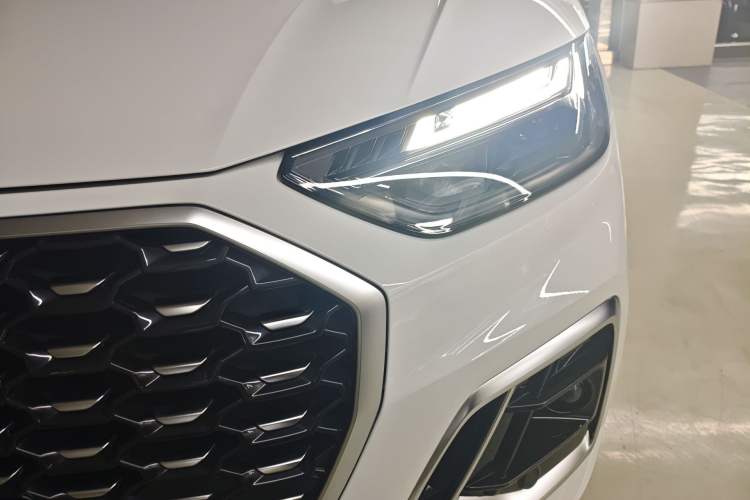 Used Audi Q5L Sportback 2021 40 TFSI Luxury Edition Left Front Headlight