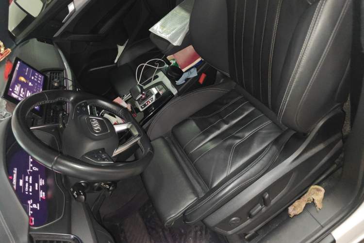 Used Audi Q5L Sportback 2021 40 TFSI Fashion Model Left Front Seat