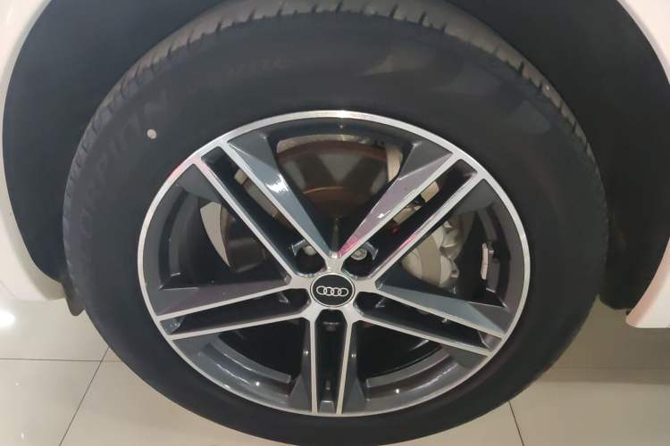Used Audi Q5L Sportback 2021 40 TFSI Fashion Model Left Front Wheel Hub