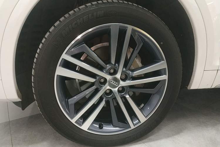 Used Audi Q5L Sportback 2021 40 TFSI Luxury Edition Left Front Wheel Hub
